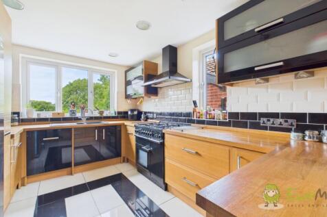 CAM03669G0-PR0022-STILL003