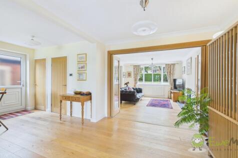 CAM03669G0-PR0022-STILL020