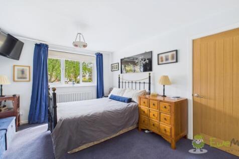 CAM03669G0-PR0022-STILL037