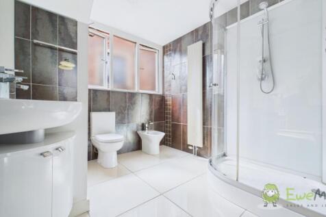 CAM03669G0-PR0022-STILL041