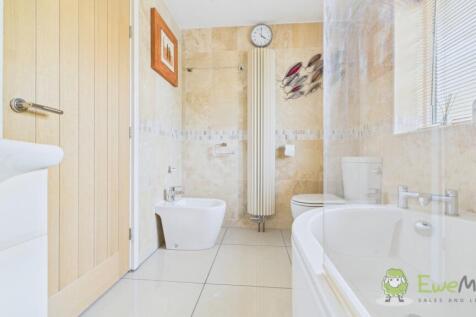 CAM03669G0-PR0022-STILL044