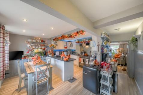 1336518-23-689f46b7e797f