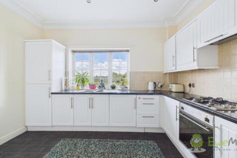 CAM03669G0-PR0032-STILL008