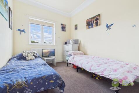 CAM03669G0-PR0032-STILL007