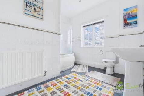 CAM03669G0-PR0032-STILL001