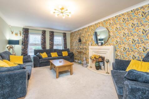 14 - 5 Hartshead Court WF15 8FG