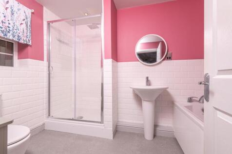 55 - 5 Hartshead Court WF15 8FG