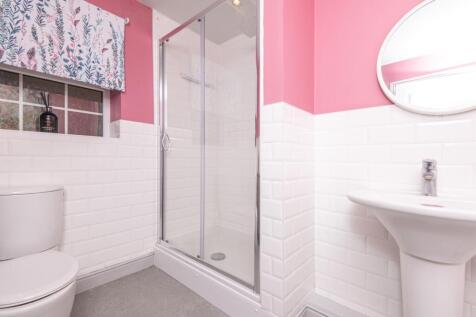 58 - 5 Hartshead Court WF15 8FG