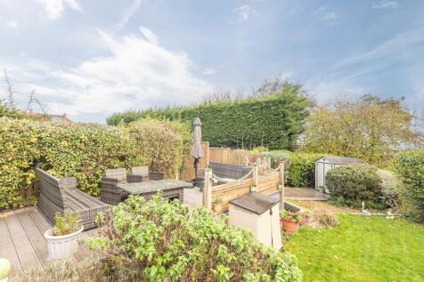 79 - 5 Hartshead Court WF15 8FG