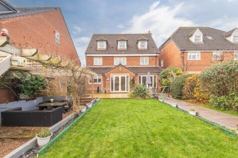 87 - 5 Hartshead Court WF15 8FG