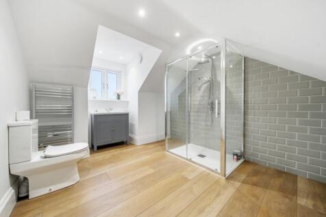 Master En Suite Shower Room