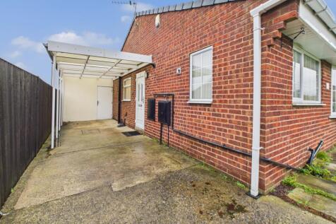 CAM04233G0-PR0045-STILL021