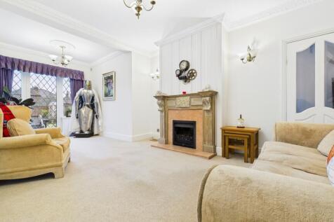 CAM03669G0-PR0045-STILL009