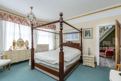 bedroom 2 (4)