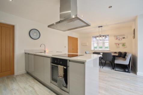 Estate Agent EweMove Scunthorpe Kitchen
