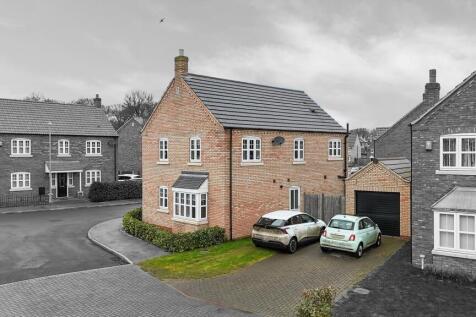 Estate Agent EweMove Scunthorpe Side Profile