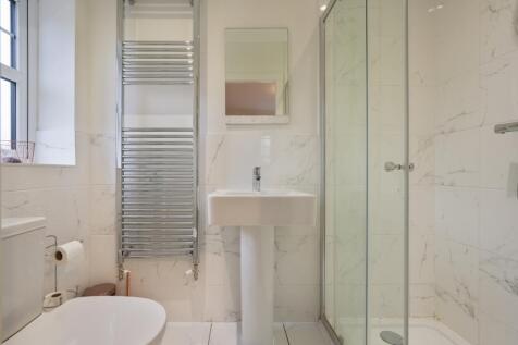 Estate Agent EweMove Scunthorpe Ensuite