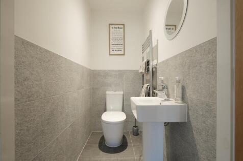 Estate Agent EweMove Scunthorpe WC