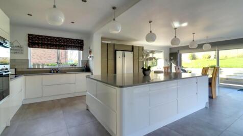13. Kitchen 2