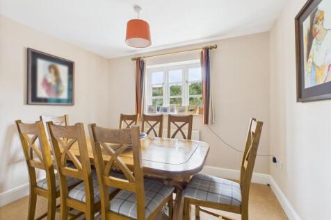 9. CAM04922G0-PR0024-STILL009