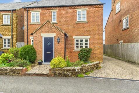 27. CAM04922G0-PR0024-STILL029