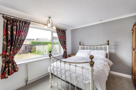 EweMove Estate Agents Scunthorpe - Master Bedroom