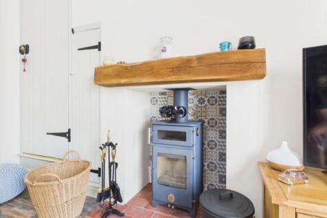 10. CAM04922G0-PR0038-STILL018