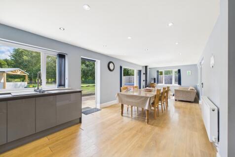 EweMove - Spalding - Kitchen - Living Area