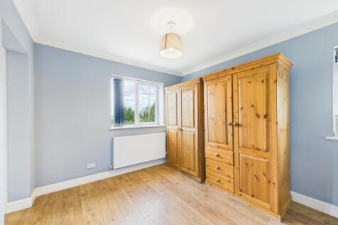 EweMove - Spalding - Dressing Room