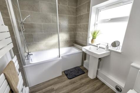 Estate Agents EweMove Scunthorpe - Bathroom