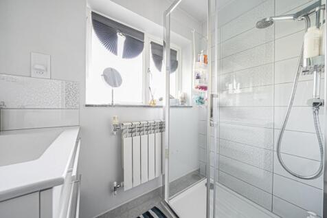 Weatherthorn shower room