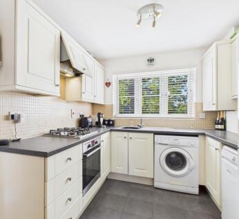 CAM02313G0-PR0096-STILL008