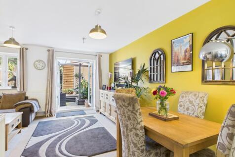 CAM02313G0-PR0096-STILL016