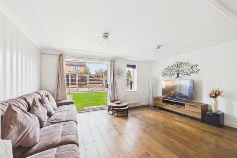 CAM04922G0-PR0069-STILL017