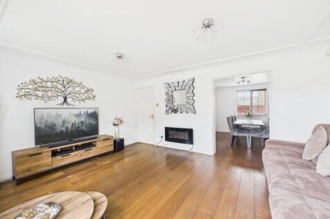 CAM04922G0-PR0069-STILL019