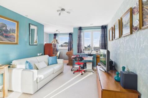 CAM04922G0-PR0072-STILL012