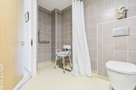 CAM04922G0-PR0072-STILL014