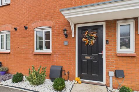 CAM03293G0-PR0247-STILL001