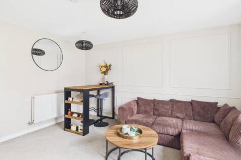 CAM03293G0-PR0247-STILL010