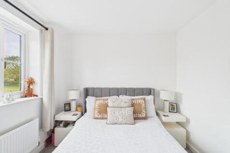 CAM03293G0-PR0247-STILL018