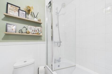 CAM03293G0-PR0247-STILL022