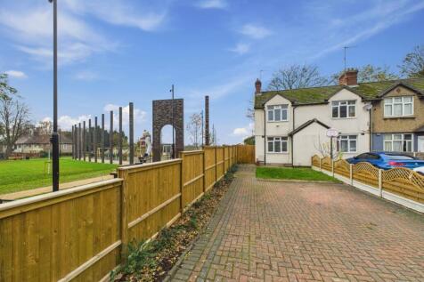 1. CAM04922G0-PR0084-STILL026