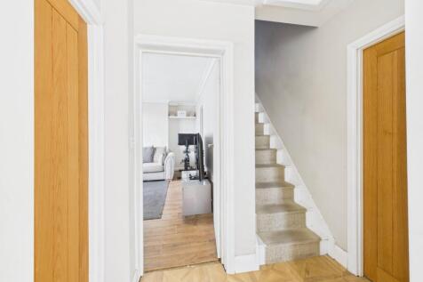 7. CAM04922G0-PR0094-STILL011