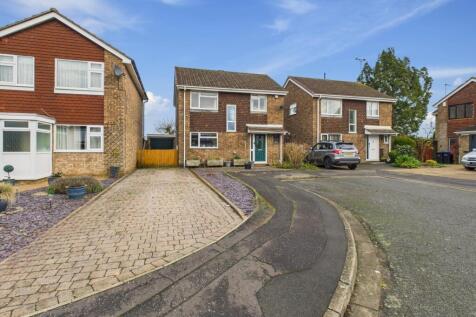 2. CAM04922G0-PR0092-STILL028