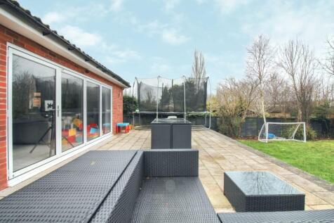Patio - Windy Arbour - Matt Clinton EweMove Kenilw