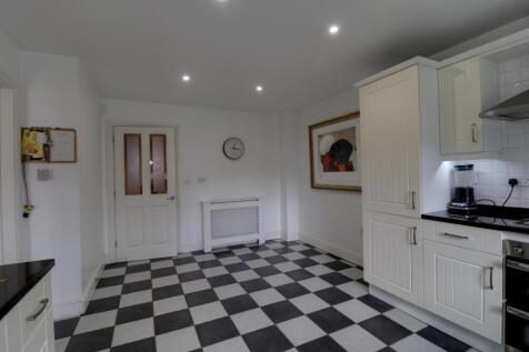 Kitchen b