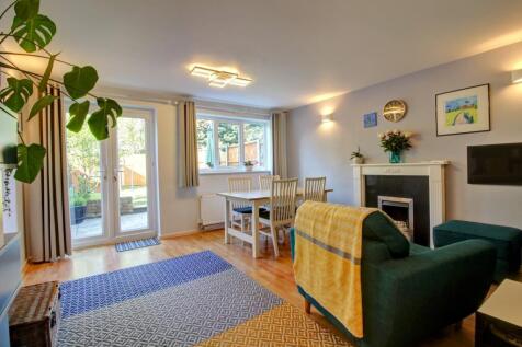 Living Room Regency Drive - Matt Clinton EweMove K