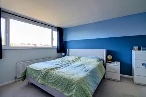 Bedroom Regency Drive - Matt Clinton EweMove Kenil