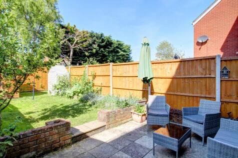 Garden Regency Drive - Matt Clinton EweMove Kenilw