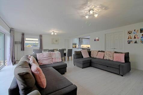 Family Dining Room - Windy Arbour - Matt Clinton E